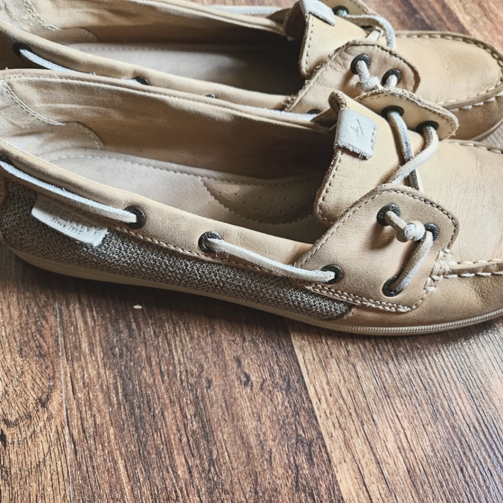 Sperry 9 women boat shoes
